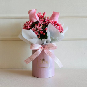 Chil Box Redonda PP Rosa cor-de-rosa e bouvardia.